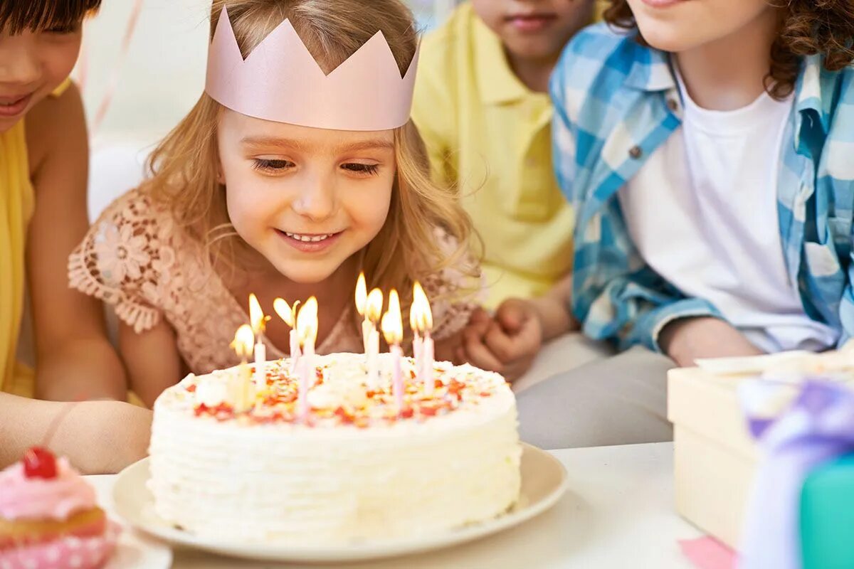 A birthday. Детский день рождения. С днём рождения ребёнку. Торты для детей. Празднование дня рождения ребенка.