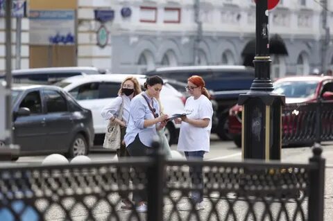 Приятели шли по тверскому бульвару и насвистывали