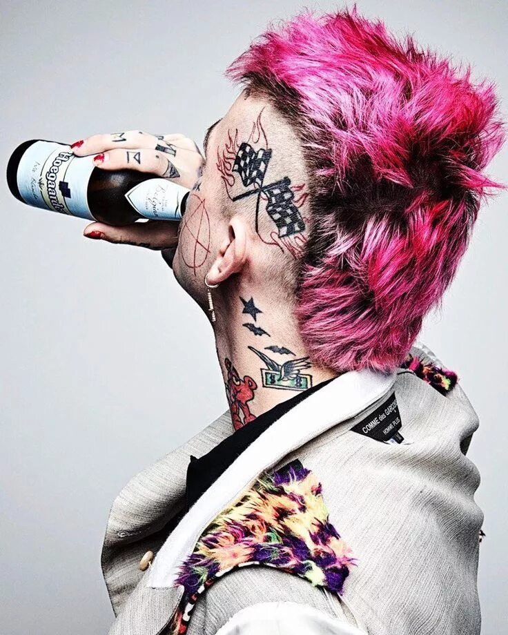 Лит пип. Lil peep mohawk. лил пип ирокез. стрижки лил пипа. лил пип прическа.