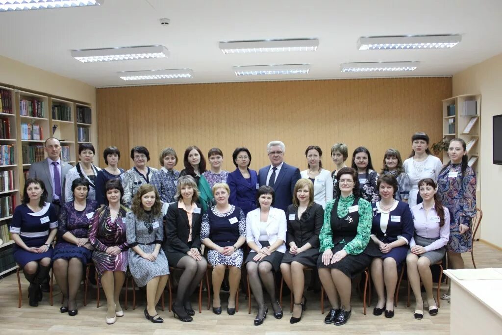 Директор школы 3 каменск-уральский. Учителя 3 школы. Учителя школы номер 3. Конкурс классный классный. Учитель истории школа 3 канск.