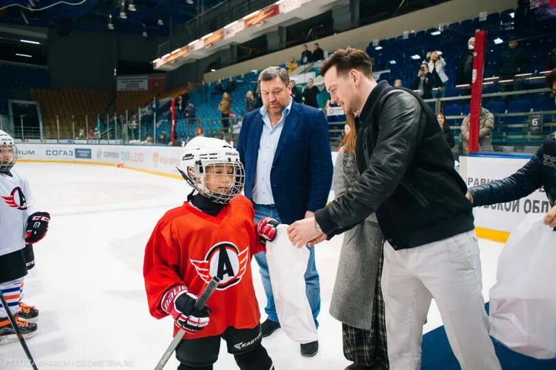 сериал молодежка подольск. ледовый дворец в сериале молодежка. будут снимать молодежку. молодежка за кадром. ледовый дворец в сериале молодежка.