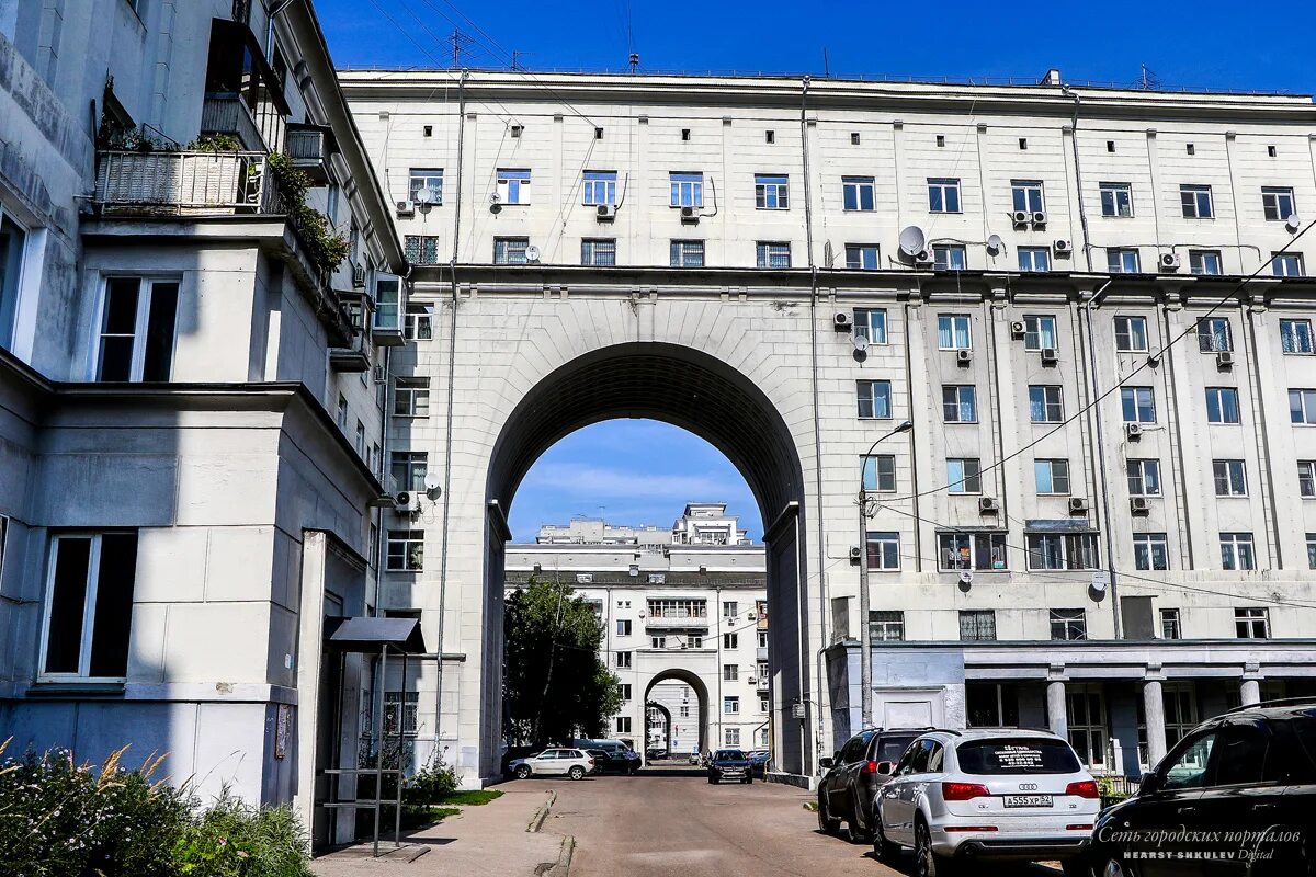 Арка проезд. Бусыгинский дом в Нижнем Новгороде. Серый Бусыгинский квартал. Серобусыгинский квартал Нижний Новгород. Серо Бусыгинский дом в Нижнем Новгороде.