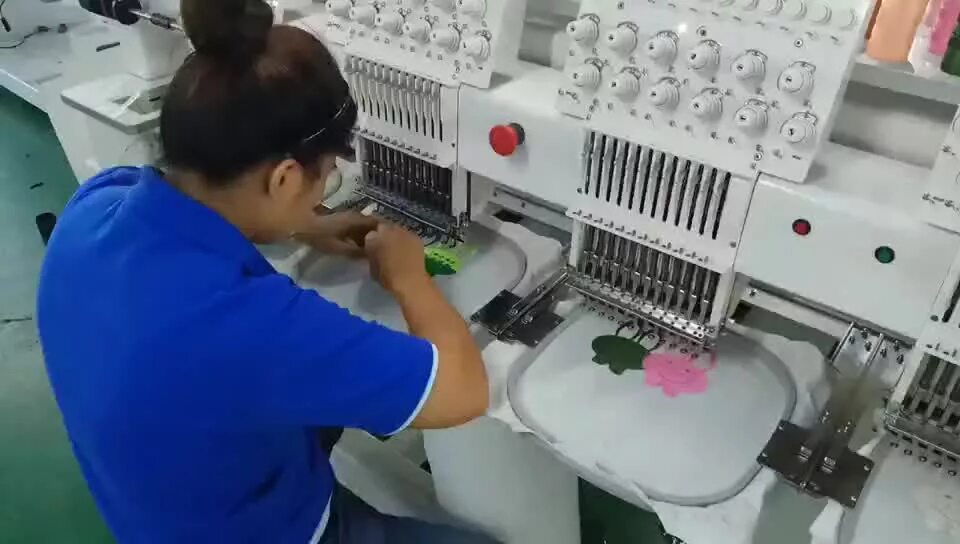 Оператор вышивального оборудования. Профессия вышивальщица. Вышивальный цех. Вышивальщица (швея, оператор вышивальной машины. Вышивальный цех.