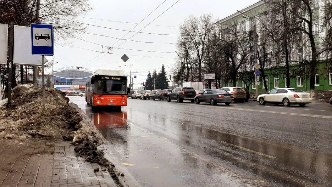 Нижегородский транспорт. Улица Горького Нижний Новгород. Транспорт Нижний Новгород. Новый год Нижний Новгород трамвай.