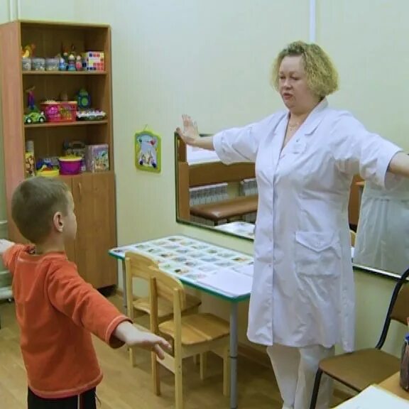 Логопедия в детском саду. Логопедическая помощь в саду. Логопедия для детей. Логопедическая помощь в саду. Групповые логопедические занятия с детьми.
