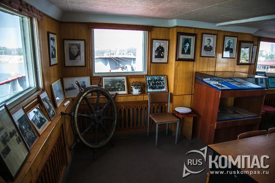 Нижняя набережная ангары иркутск. Набережная у ледокола ангара иркутск. Река ангара усолье. Иркутск набережная 2022. Ледокол ангара в иркутске.