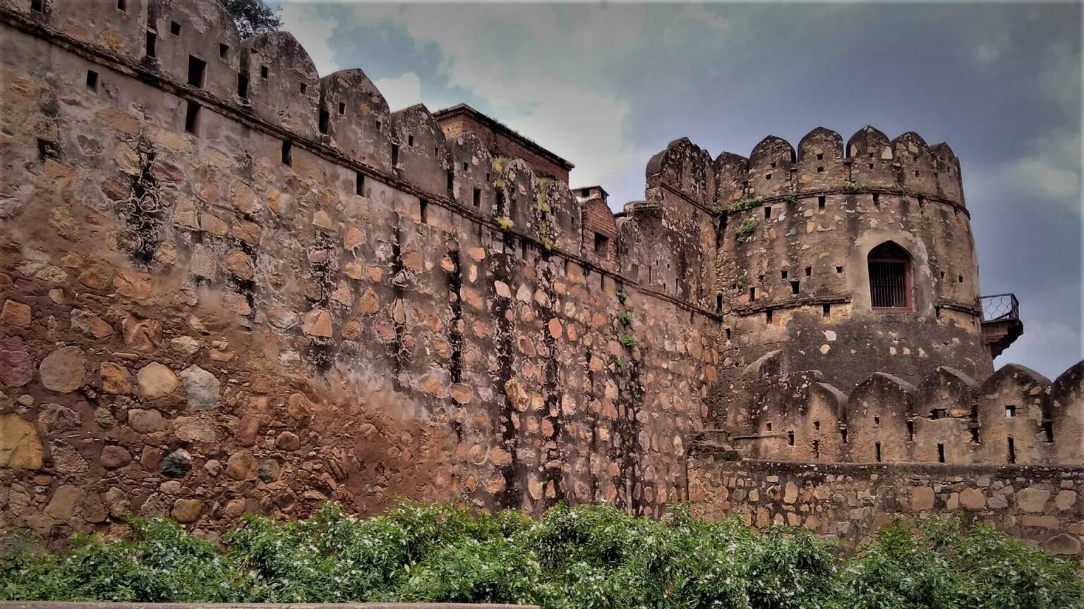 Железный форт. Jhansi Fort. Jhansi город. Джханси Индия город. Крепость Джханси.