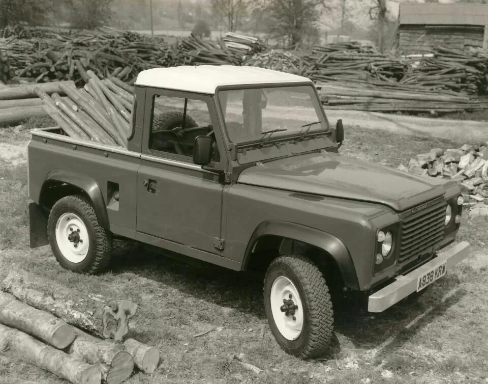 Ленд ровер пикап. Ленд ровер дефендер 90 пикап. land rover defender 90 pick up. land rover defender 2007 пикап. land rover defender 1 поколения.