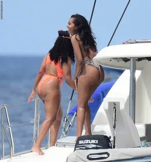 Angela simmons naked butt.