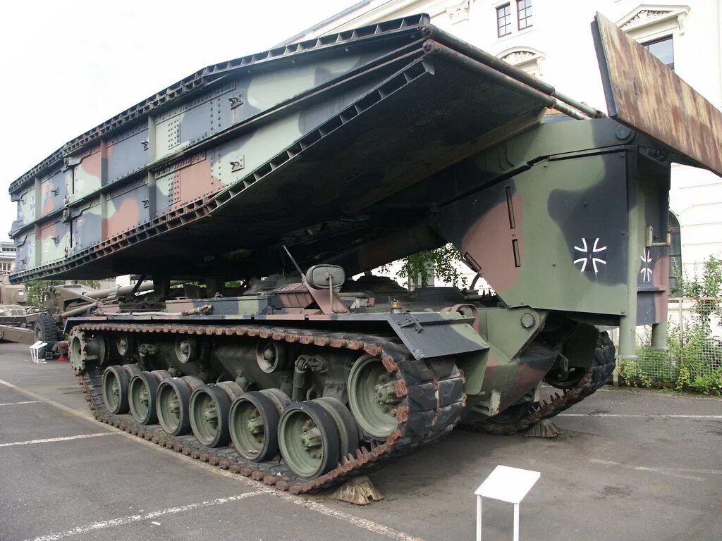 M48 AVLB. M60 AVLB. Мостоукладчики m60 AVLB. М60 танк мостоукладчик.