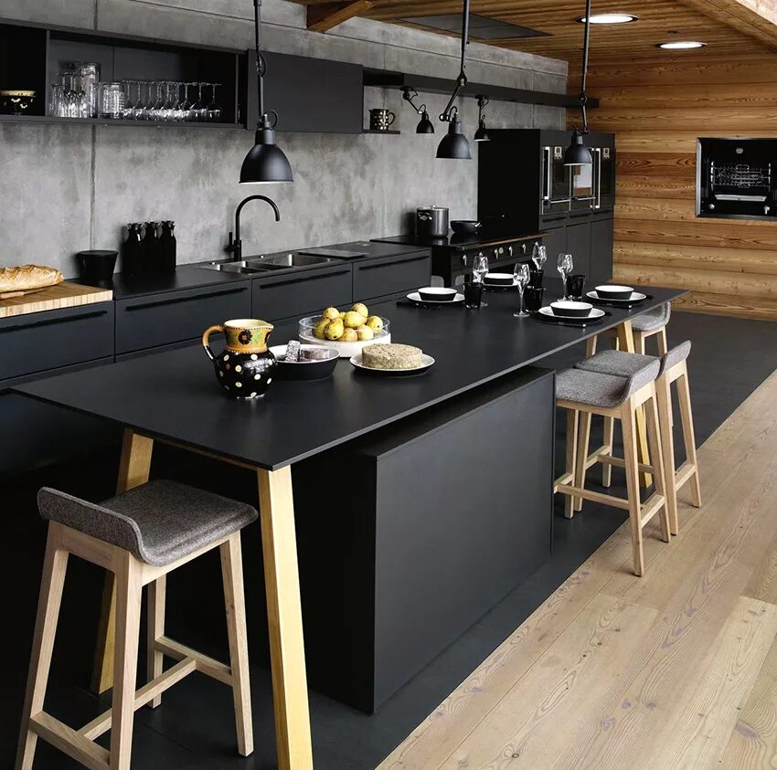 черная кухня nolte. потолок из дерева в стиле лофт. сочетание дерева и черного. сочетание бетона и дерева в интерьере. сочетание дерева и черного.