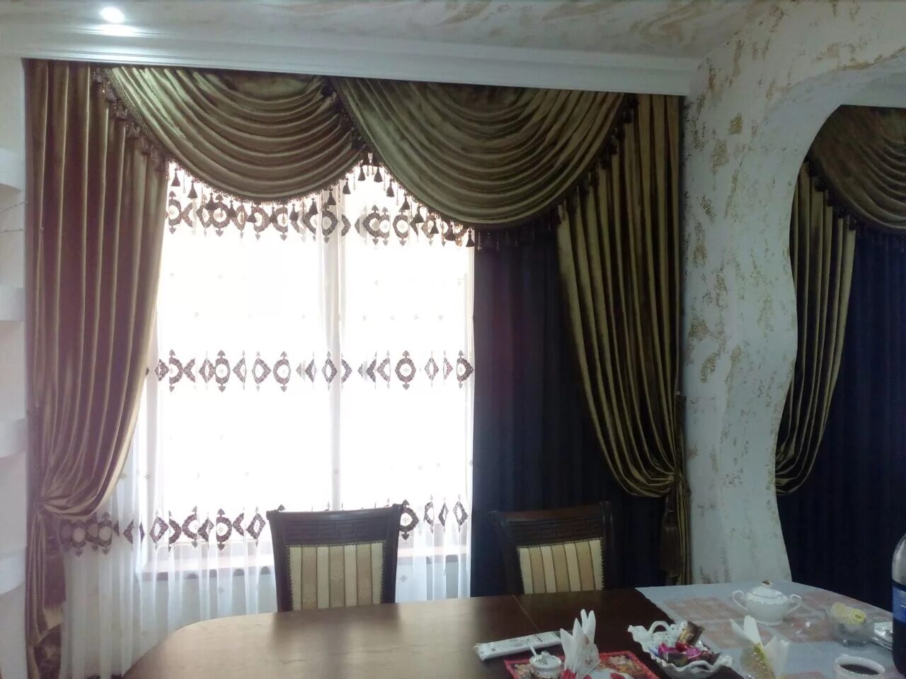 модные шторы волгоград. шторы тьюлы. шторы волгоград. студия штор, волгоград. магазин штор.