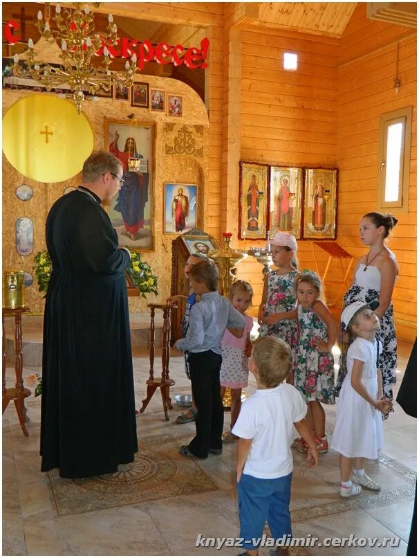 Батайск храм пантелеймона. Батайск храм пантелеймона. Пантелеймон уфа храм настоятель. Пантелеимоновский храм батайск. Храм пантелеймона целителя в батайске.