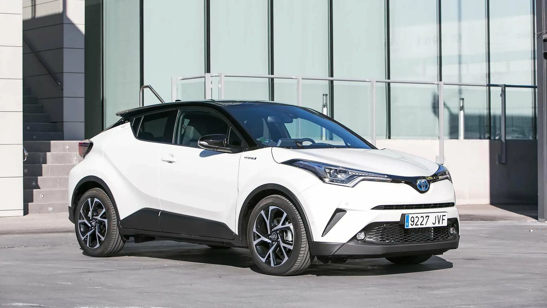 Toyota chr 2017. Toyota ch-r 2017. Тойота toyota c-hr. Toyota chr 2017. Toyota chr 2017.