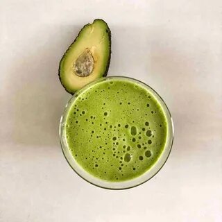 Batido de espinacas con aguacate - Recetas sanas y fáciles.