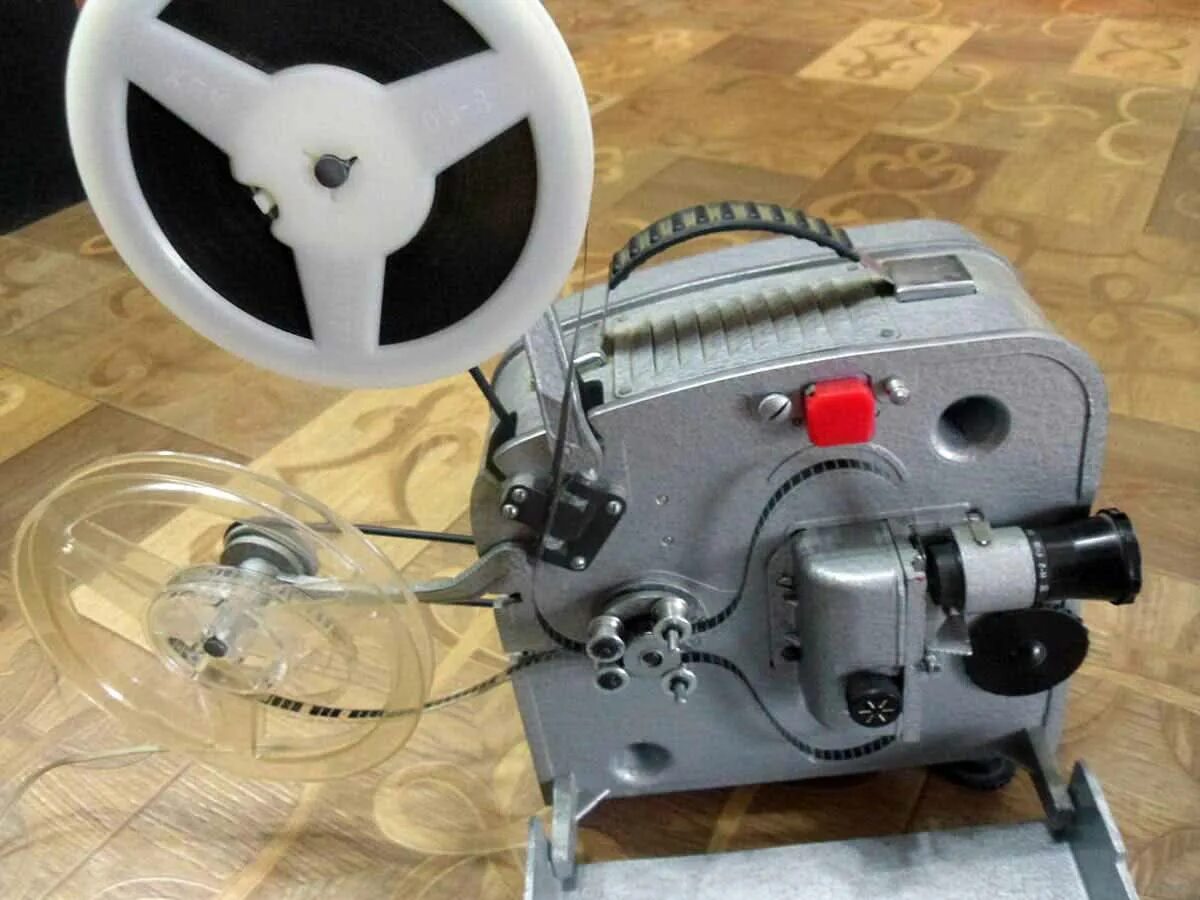 Второй луч 2. Кинопроектор луч-2. Лучи которые пересекаются. Второй луч 2. Основы геометрии 5 класс.