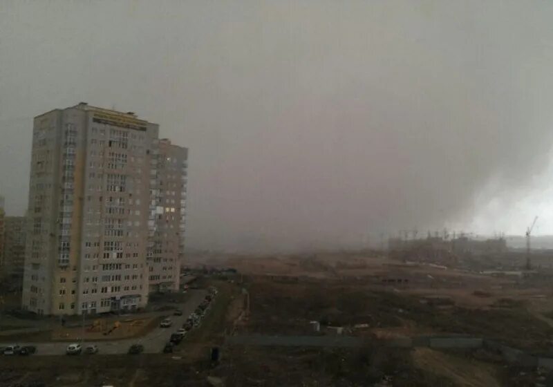 Буря в Омской области. Пыльная буря в Омской области. Ураган в Омской области. Шквальный ветер в Амурской области.