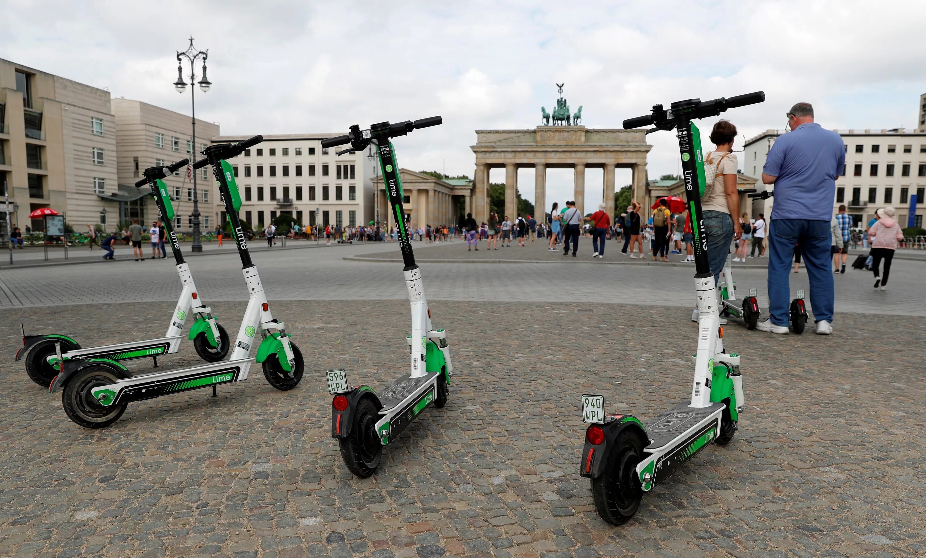 Самокат Германия. Рент самокат. Scooter Park. Parking Electric Scooter.