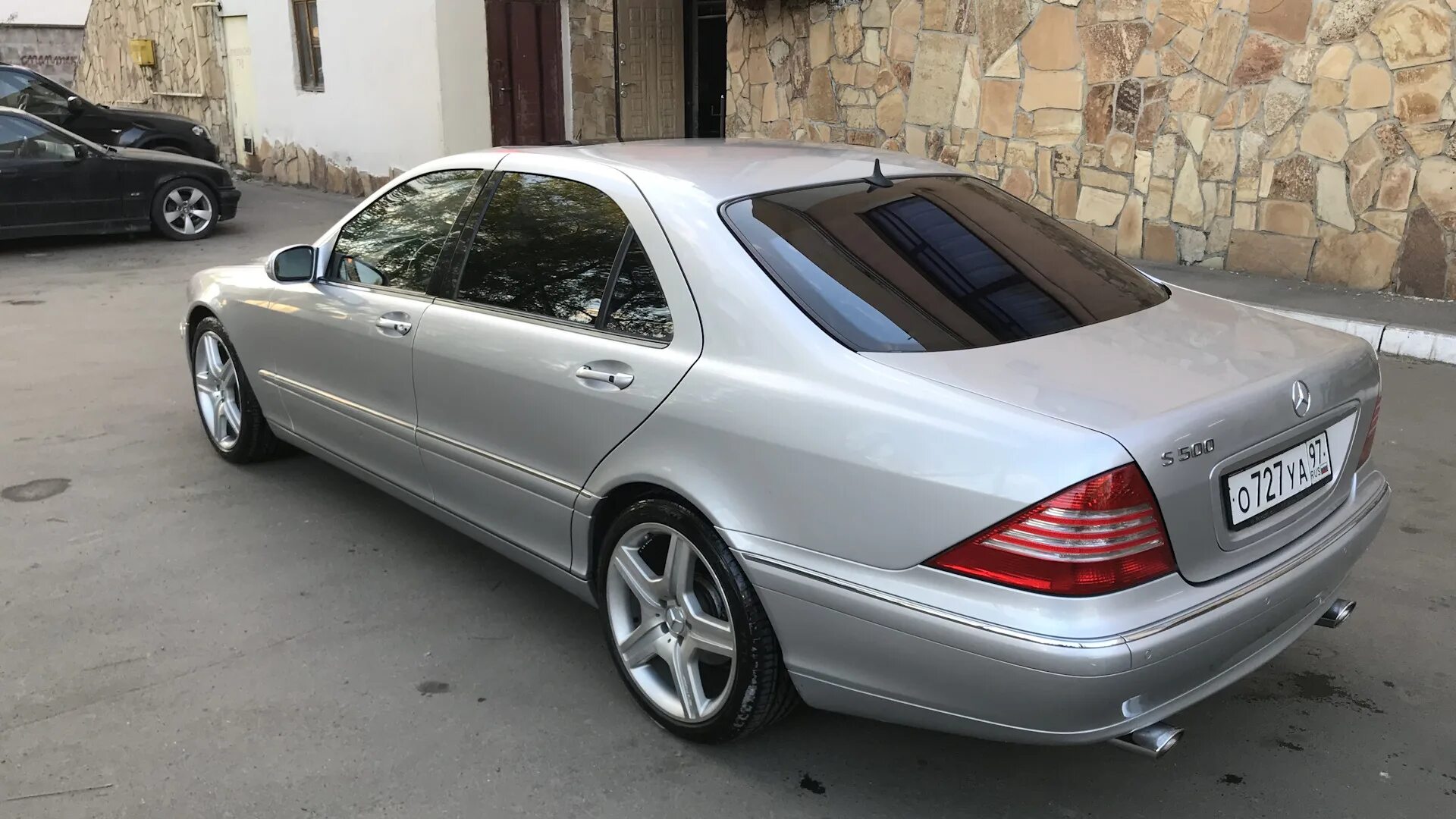 Mercedes s500 w220. Мерседес w220 s500 long. Мерседес 220 s500. Мерседес s220.