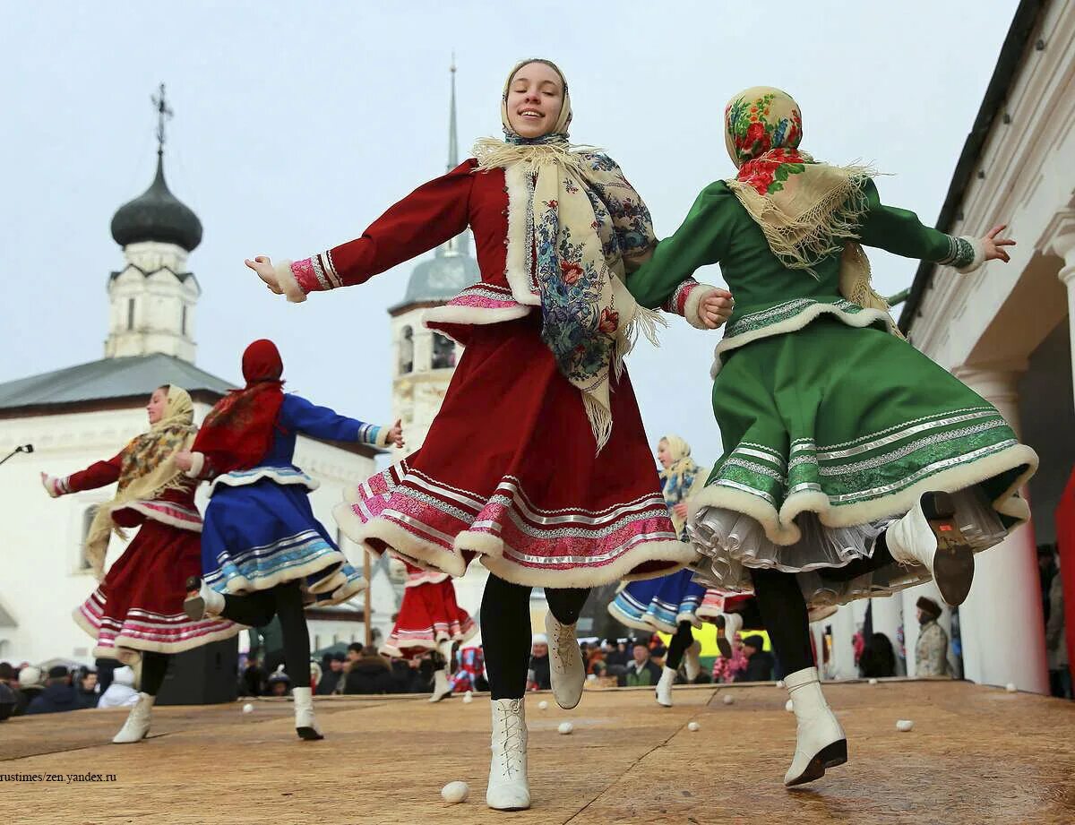 Народное гуляние. Русские гуляния. Масленица танцы. Русские народные гуляния. Танец на масленицу на улице