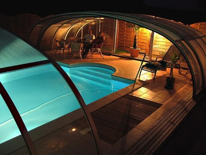 крытый бассейн на даче. баня с бассейном на веранде. бассейн в бане. бассейн в деревянном доме. бассейн в доме.