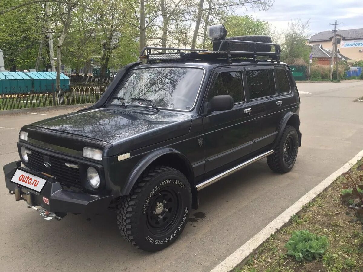 ваз 2131 оперская. черная нива урбан 2131. тюнинговая нива 2131. тюнингованный нива 2131. лада 4x4 урбан черная.