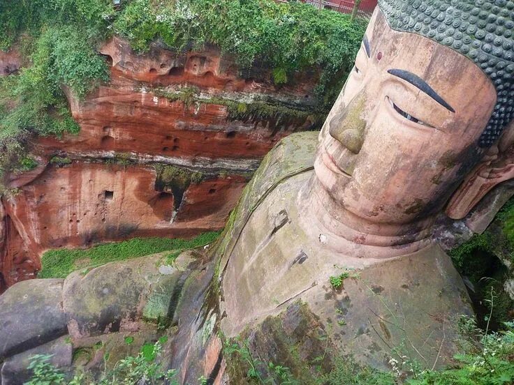 Гигантский будда в китае где фото Leshan Giant Buddha, China a statue of Maitreya in sitting posture See