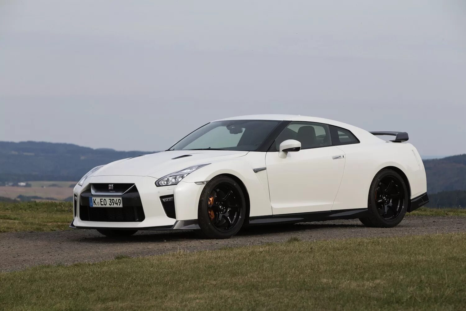 Track r. Nissan GTR r35 track Edition. Nissan GTR track Edition. GTR T Rex.