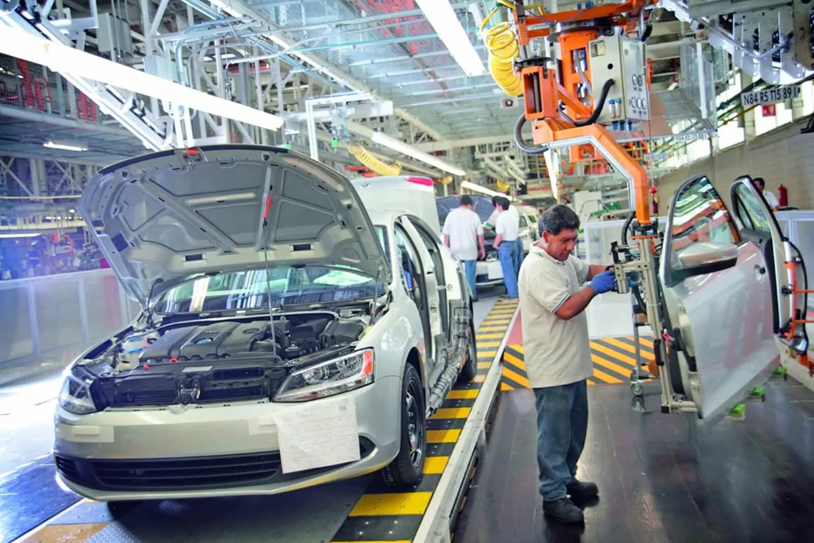Интересные факты о производстве автомобилей. Завод Фольксваген в Мексике. Машиностроительная промышленность Мексики. Автомобильная промышленность. Автомобилестроение США.