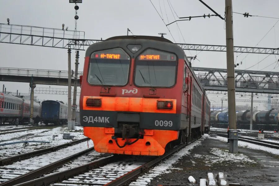 Электропоезда екатеринбург нижний. Электропоезд Екатеринбург. Электричка Екатеринбург Нижний Тагил. Екатеринбургская городская электричка. Ласточка Екатеринбург Нижний Тагил.