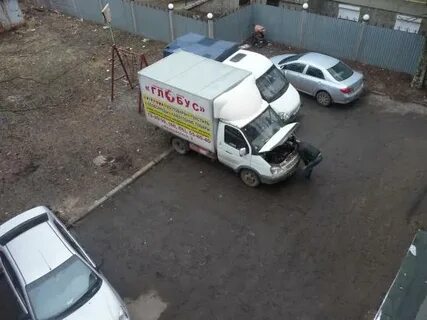 Во дворе ставить грузовые машины