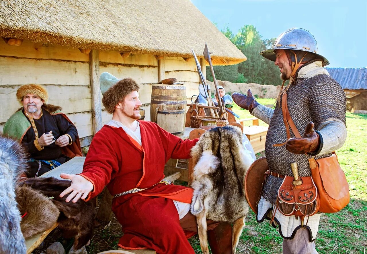 Историко культурный парк ушкуй правдинск. Парк музей ушкуй в калининграде. Деревня ушкуй. Средневековое городище ушкуй в калининградской. Средневековое городище ушкуй в калининградской.