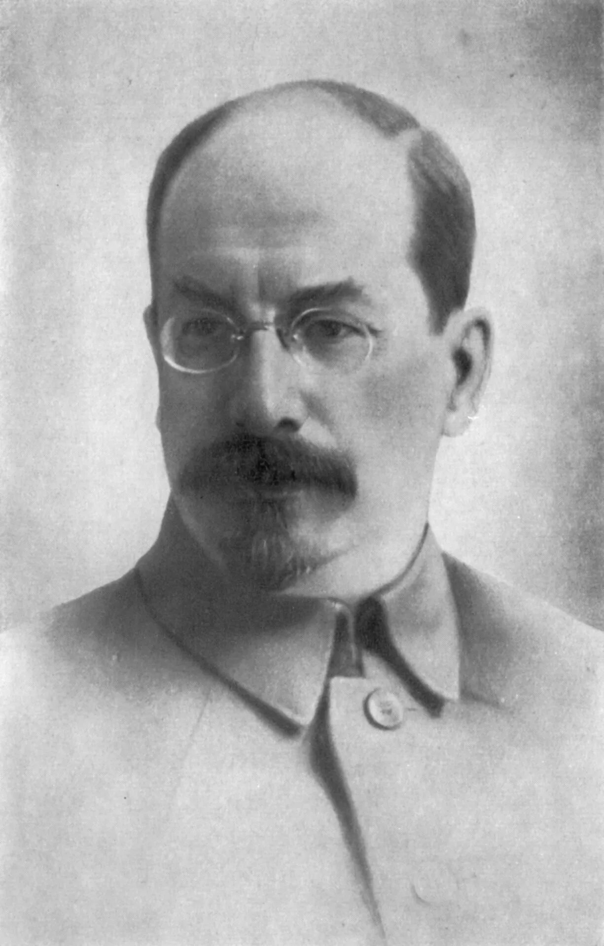А.В.Луначарский (1875 - 1933).