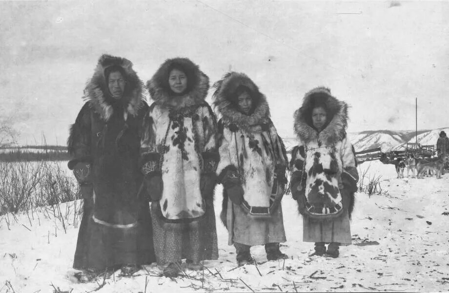 Ангикуни деревня исчезновение. Инуиты Аляска 19 век. Аляска Эскимосы человек. Деревня Ангикуни Канада. Иннуиты какой народ