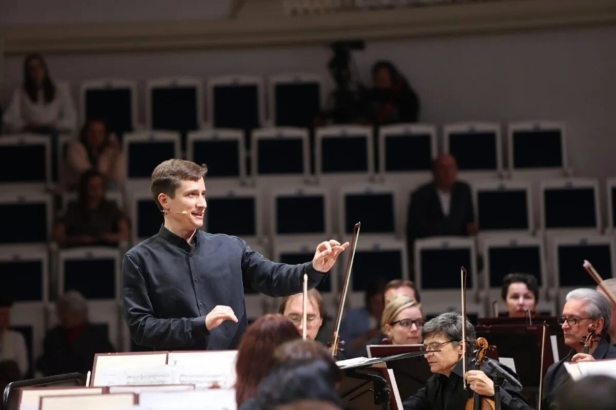 Конкурс дирижеров. Дирижер конкурс. Интервью евгения светланова. Хоровая капелла им тагира сайфуллина. Александр хумала дирижер.