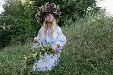 Заплетала веночек