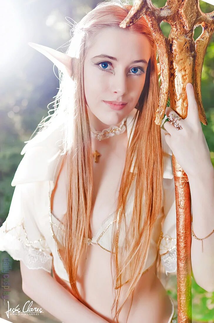 Elf cosplay. Эльфийка косплей. Девушка Эльф косплей.