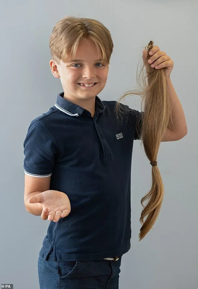 Middle part haircut High fade haircut, Curtain haircut, Fade haircut