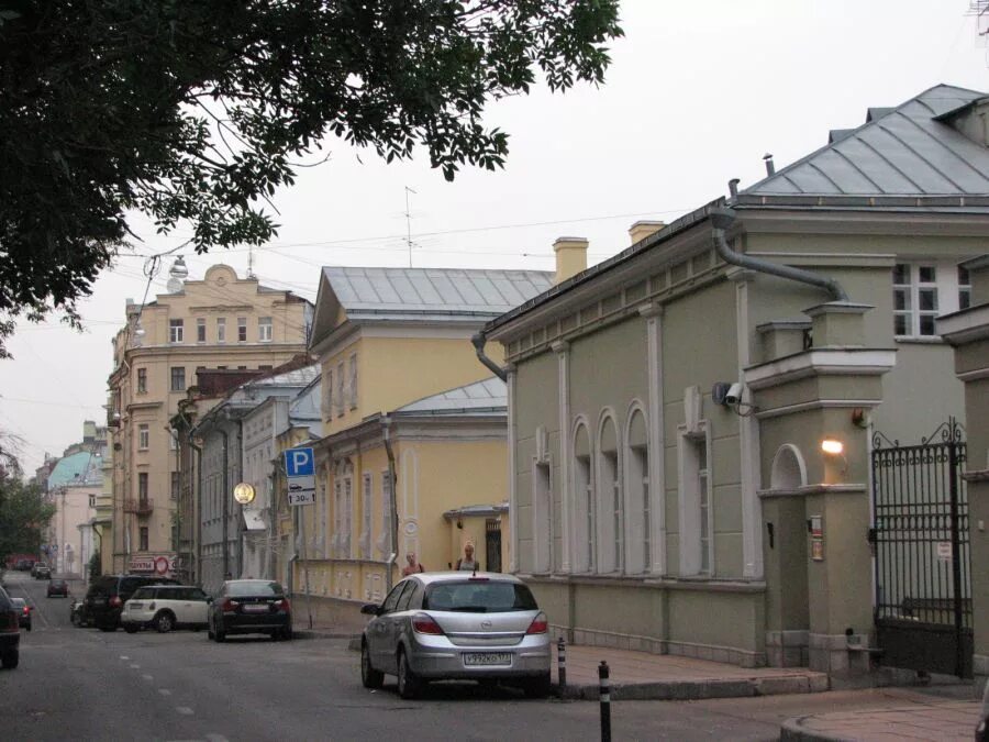 Бывший большой переулок москва. Большой Афанасьевский переулок Москва. Палаты Зиновьевых-Юсуповых в большом Афанасьевском переулке. Большой Афанасьевский переулок 24 жилой дом Зиновьевых-Юсуповых. Дом 24 в большом Афанасьевском переулке.