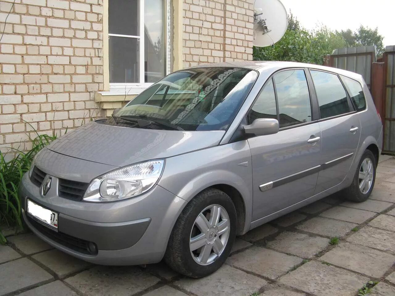 Купить сценик 2 дизель. Renault Scenic 2005. Рено Сценик 2005г. Рено Сценик 2005. Рено Меган Сценик 2005.