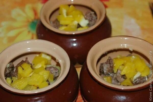 Картинки ТУШЕНАЯ ГОВЯДИНА С КАРТОШКОЙ В ГОРШОЧКАХ