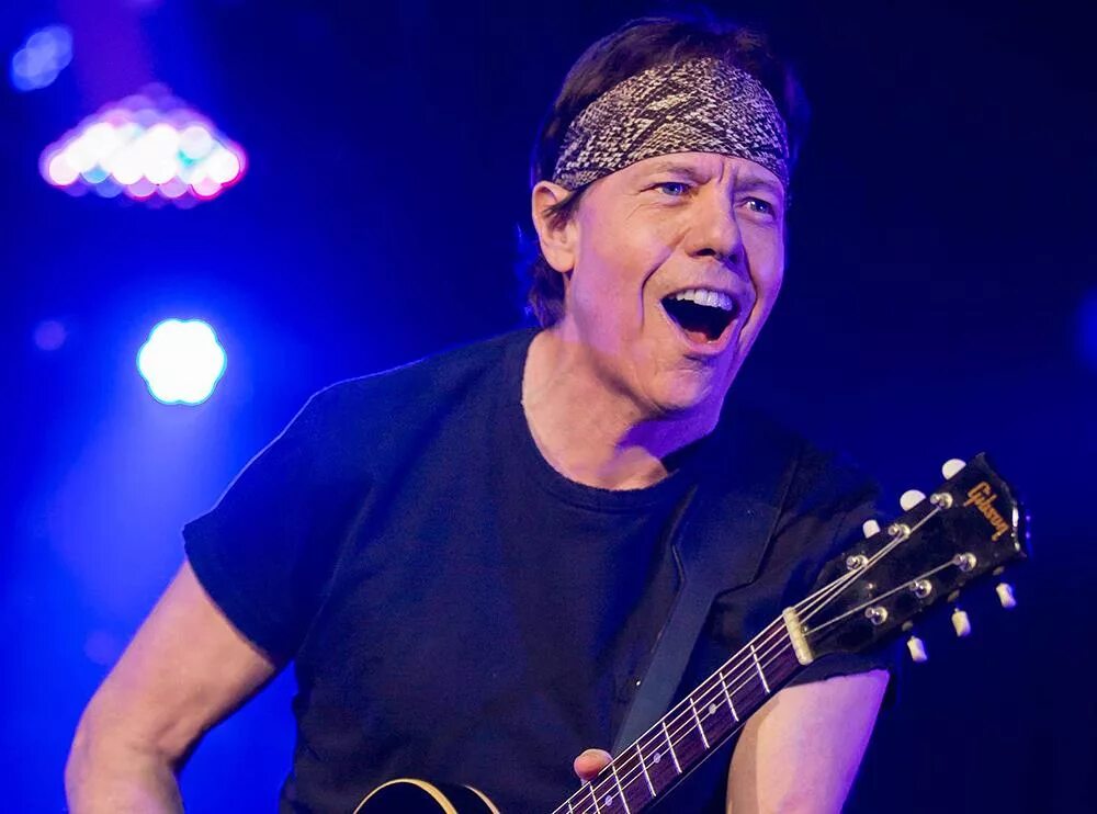 George thorogood bad to the. Джордж Торогуд. Джордж Торогуд фото. George Thorogood в молодости. George Thorogood & the Destroyers.