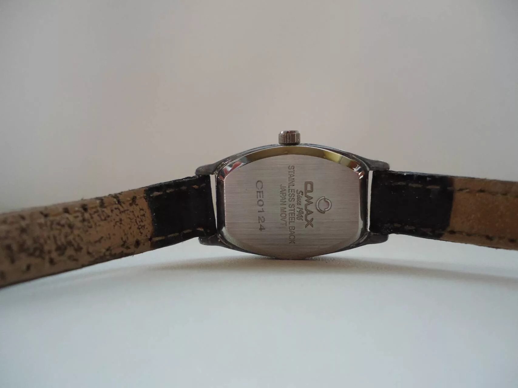 Часы omax since 1946 мужские. Omax stainless steel back. Orient automatic 21 jewels water resist 5 bar. Omax crystal 50 meters waterproof. Часы omax quartz 50 meters waterproof.
