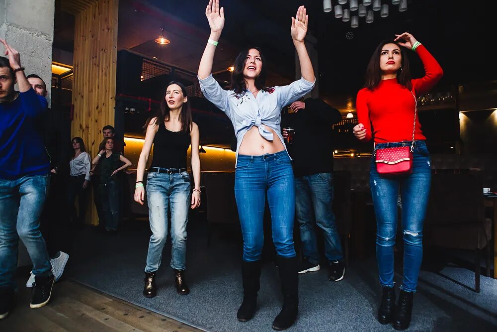 тусовки уфы. тусовки уфы. уфимские тусовки. аксаков ночной клуб уфа. тинькофф клуб уфа.