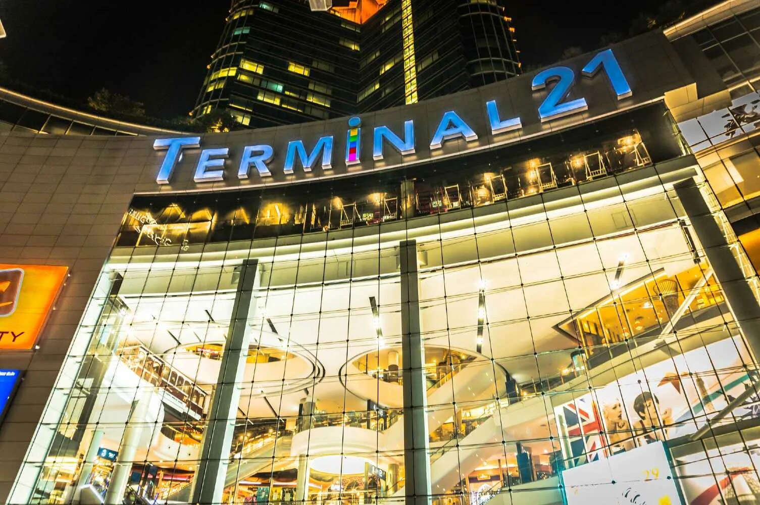 Terminal 21 Bangkok. Терминал 21 Бангкок. Торговый центр Terminal 21 в Бангкоке. Бангкок Century 21 торговый центр. Терминал бангкок