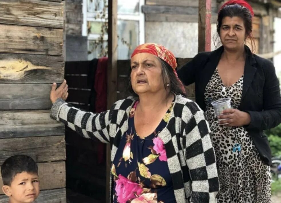 В тирасполе цыганка травила детей. В тирасполе цыганка травила детей. В тирасполе цыганка травила детей. В тирасполе цыганка травила детей. Цыганка с ребенком.