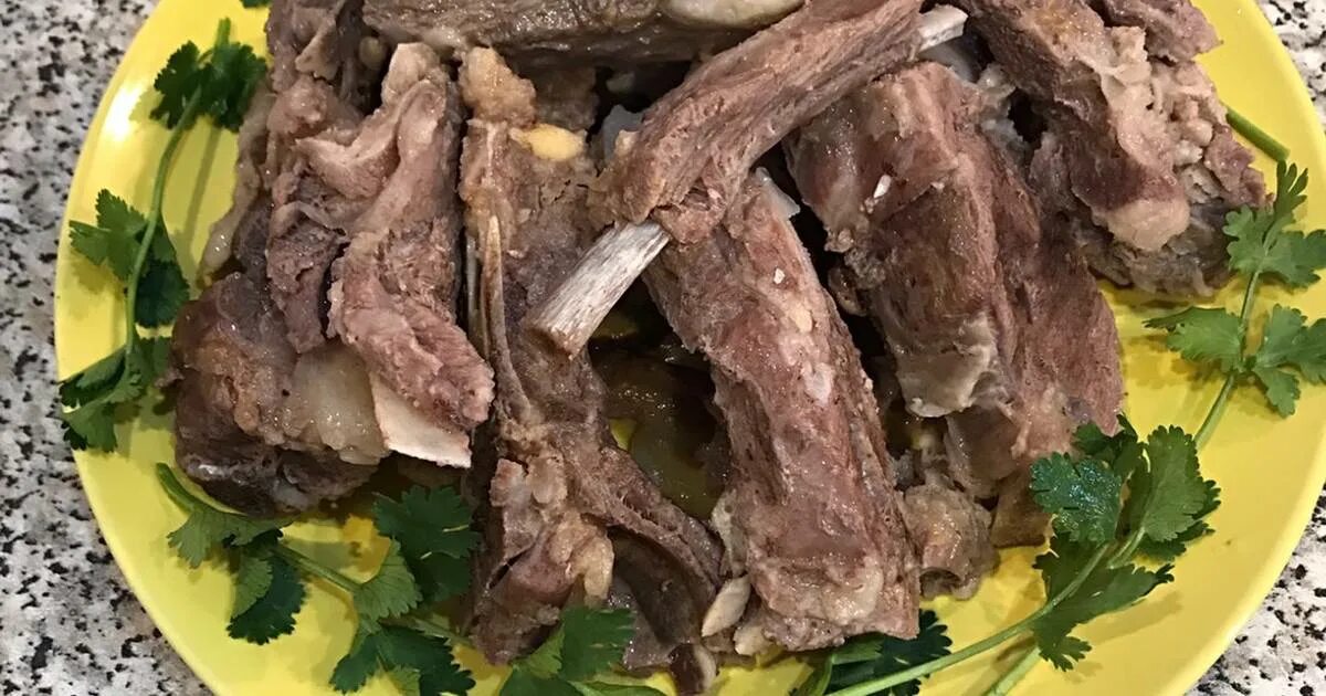 Варенное мясо рецепты. Вареная баранина. Вареное мясо. Отварная говядина. Вареное мясо говядины.