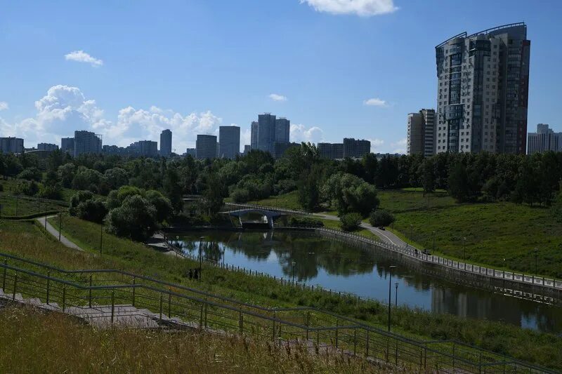 Олимпийская деревня 2016. Пруды в олимпийской деревне москва. Олимпийская деревня 2015. Парк олимпийской деревни церковь. Парк олимпийская деревня 80.