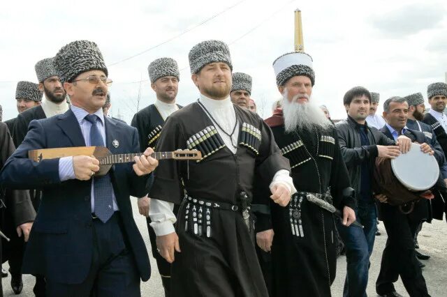 Чечня культура. Культура и обычаи чеченского народа. Занятия чеченцев. Чеченский народ культура традиции.