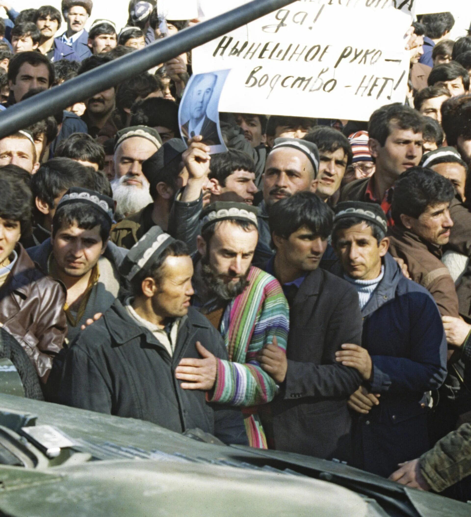 Гонения русских в таджикистане. Душанбе февраль 1990 погромы. Погромы в Душанбе 1990. Погромы в Таджикистане в 90-е. Душанбе 1991 год.